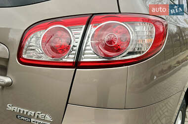 Внедорожник / Кроссовер Hyundai Santa FE 2011 в 