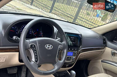 Внедорожник / Кроссовер Hyundai Santa FE 2011 в 