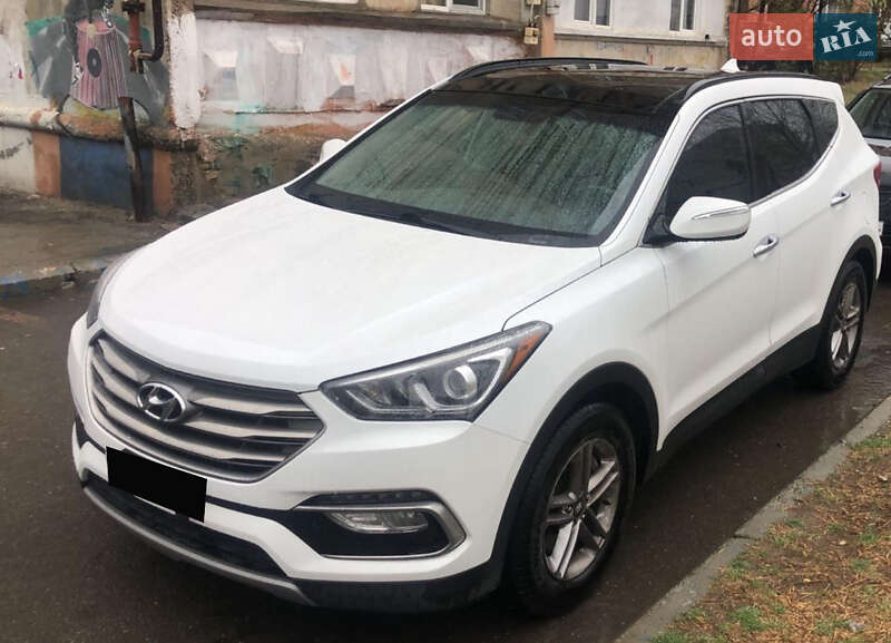 Внедорожник / Кроссовер Hyundai Santa FE 2016 в 