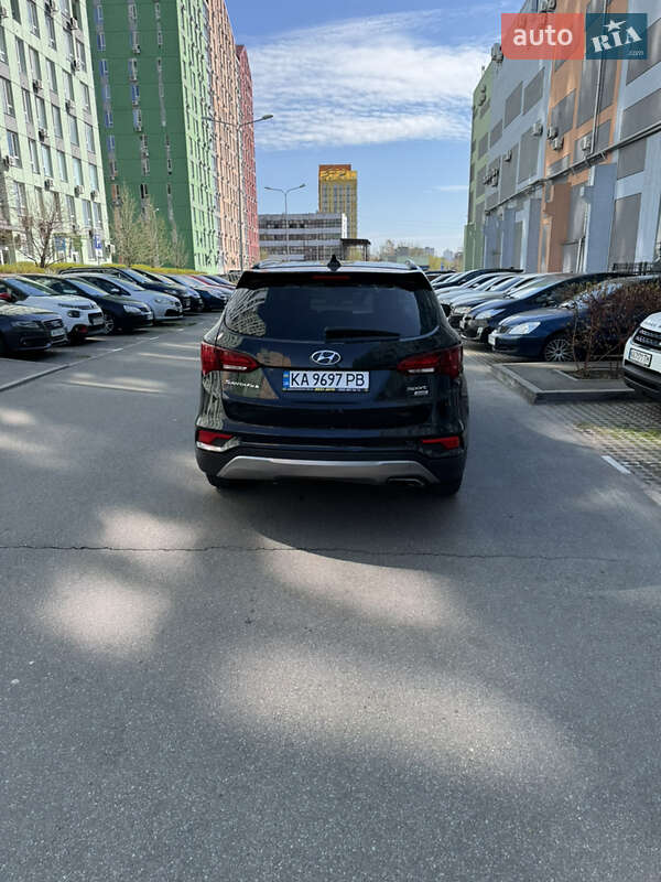 Внедорожник / Кроссовер Hyundai Santa FE 2016 в Киеве