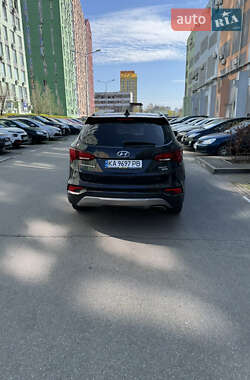 Внедорожник / Кроссовер Hyundai Santa FE 2016 в 