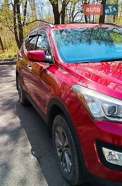 Внедорожник / Кроссовер Hyundai Santa FE 2015 в 