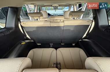 Внедорожник / Кроссовер Hyundai Santa FE 2012 в 