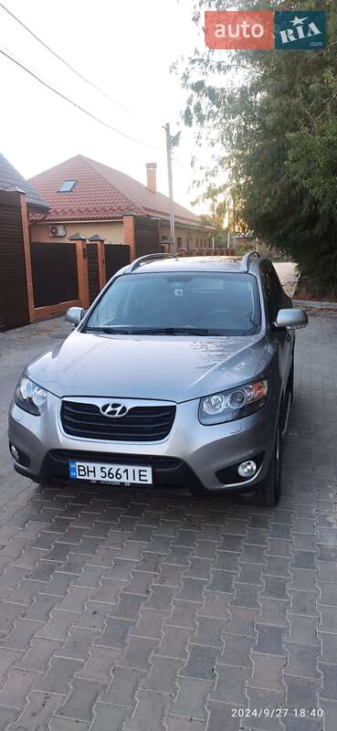 Позашляховик / Кросовер Hyundai Santa FE 2011 в 