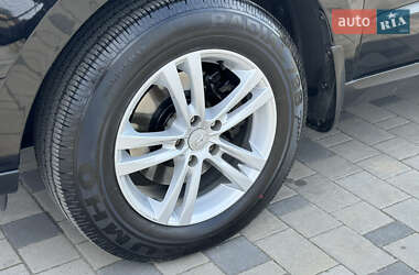 Внедорожник / Кроссовер Hyundai Santa FE 2011 в 