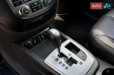 Внедорожник / Кроссовер Hyundai Santa FE 2011 в 