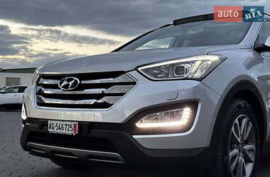 Внедорожник / Кроссовер Hyundai Santa FE 2013 в 