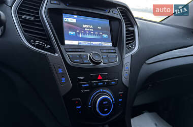 Внедорожник / Кроссовер Hyundai Santa FE 2013 в 