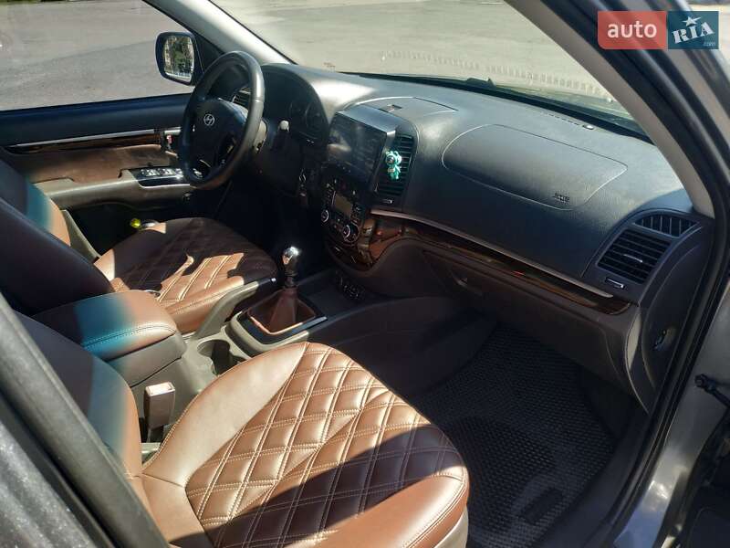 Позашляховик / Кросовер Hyundai Santa FE 2011 в Гадячі