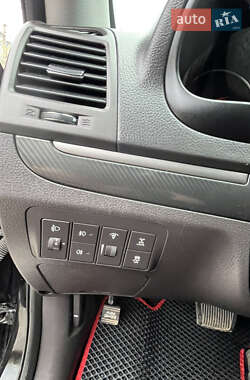 Внедорожник / Кроссовер Hyundai Santa FE 2010 в 