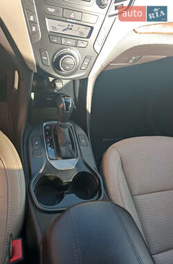 Внедорожник / Кроссовер Hyundai Santa FE 2013 в 