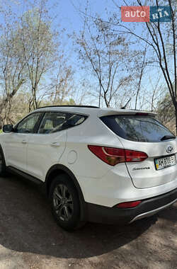 Внедорожник / Кроссовер Hyundai Santa FE 2013 в 
