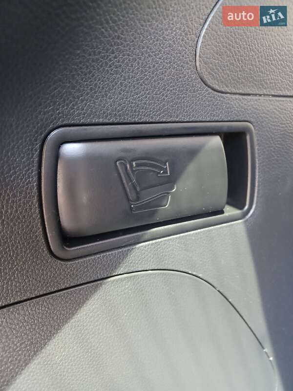 Позашляховик / Кросовер Hyundai Santa FE 2014 в Краснограді