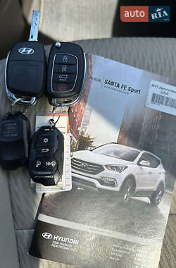 Внедорожник / Кроссовер Hyundai Santa FE 2017 в 