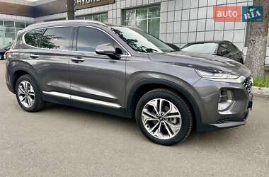 Позашляховик / Кросовер Hyundai Santa FE 2019 в 
