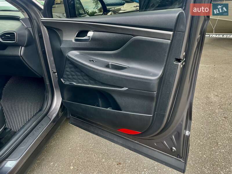 Внедорожник / Кроссовер Hyundai Santa FE 2019 в Киеве