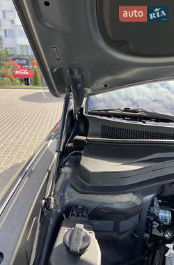 Внедорожник / Кроссовер Hyundai Santa FE 2019 в 