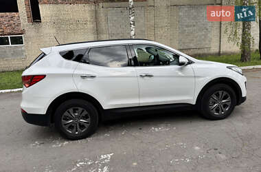 Внедорожник / Кроссовер Hyundai Santa FE 2015 в 