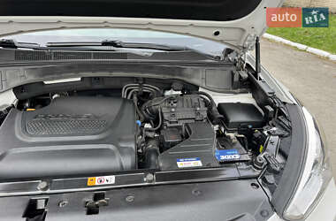 Внедорожник / Кроссовер Hyundai Santa FE 2015 в 