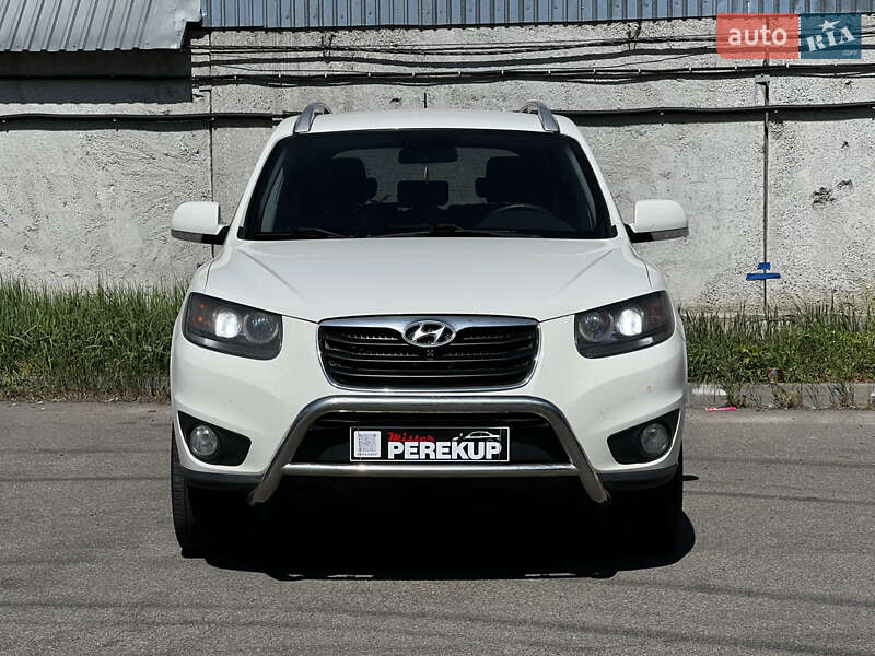 Внедорожник / Кроссовер Hyundai Santa FE 2010 в Киеве
