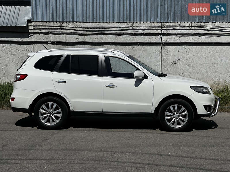 Внедорожник / Кроссовер Hyundai Santa FE 2010 в Киеве