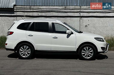 Позашляховик / Кросовер Hyundai Santa FE 2010 в 