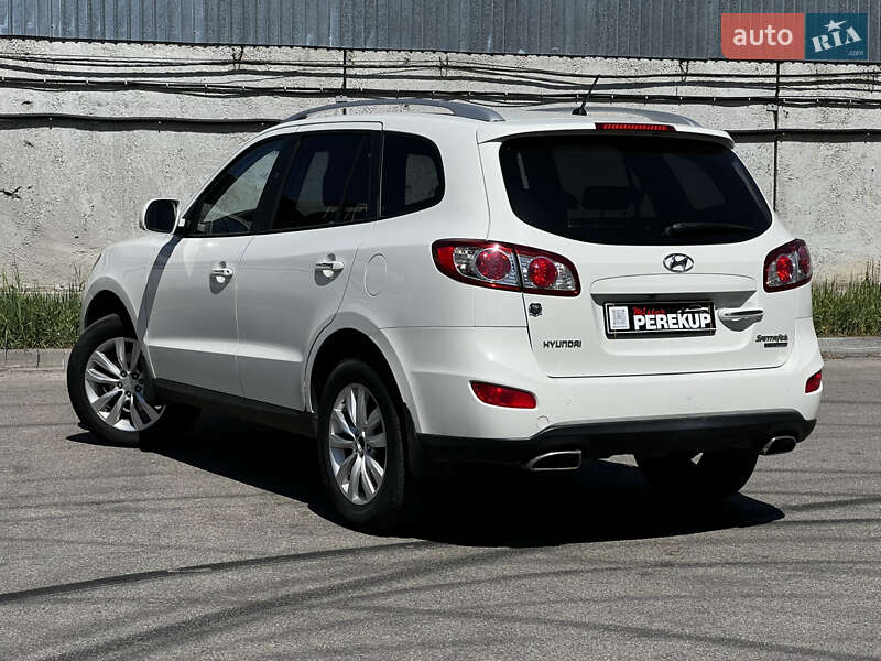 Внедорожник / Кроссовер Hyundai Santa FE 2010 в Киеве