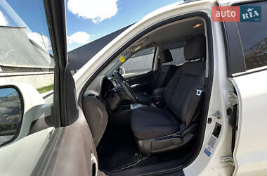 Позашляховик / Кросовер Hyundai Santa FE 2010 в 