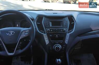 Внедорожник / Кроссовер Hyundai Santa FE 2016 в 