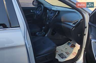 Внедорожник / Кроссовер Hyundai Santa FE 2016 в 