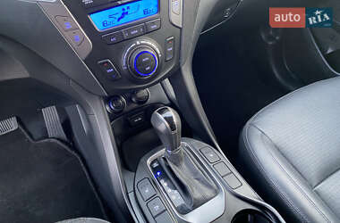 Внедорожник / Кроссовер Hyundai Santa FE 2014 в 