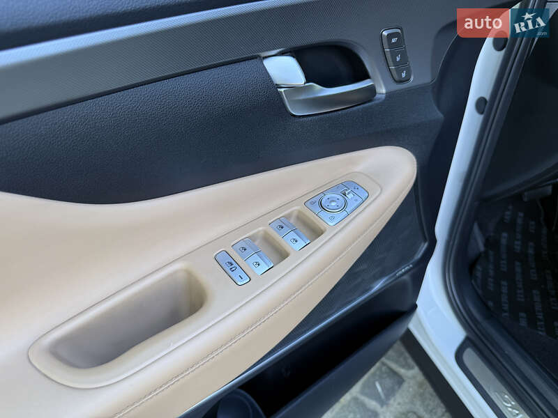 Позашляховик / Кросовер Hyundai Santa FE 2020 в Києві