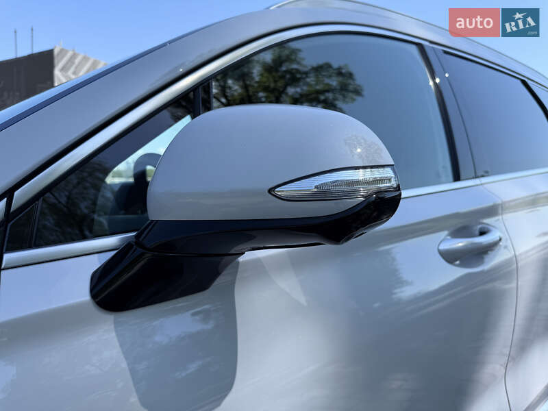 Позашляховик / Кросовер Hyundai Santa FE 2020 в Києві