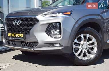 Внедорожник / Кроссовер Hyundai Santa FE 2019 в 