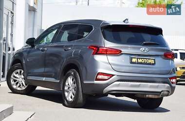 Внедорожник / Кроссовер Hyundai Santa FE 2019 в 