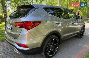 Позашляховик / Кросовер Hyundai Santa FE 2017 в 