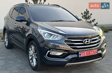Внедорожник / Кроссовер Hyundai Santa FE 2015 в 