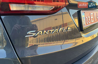 Внедорожник / Кроссовер Hyundai Santa FE 2015 в 