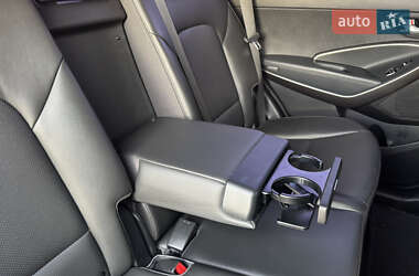 Внедорожник / Кроссовер Hyundai Santa FE 2015 в 