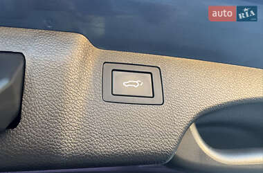 Внедорожник / Кроссовер Hyundai Santa FE 2015 в 