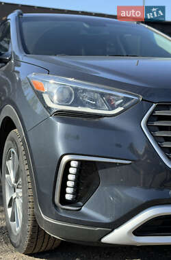 Позашляховик / Кросовер Hyundai Santa FE 2018 в 