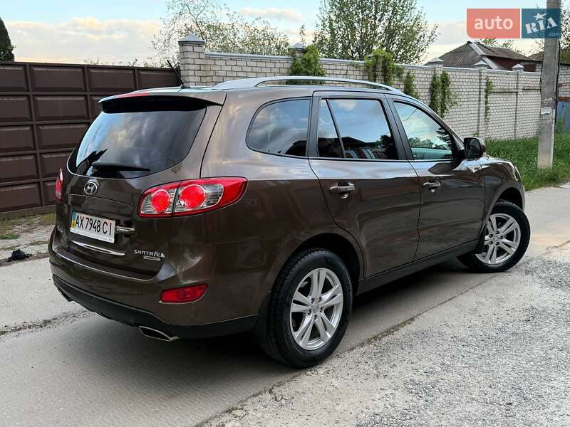 Позашляховик / Кросовер Hyundai Santa FE 2011 в Харкові