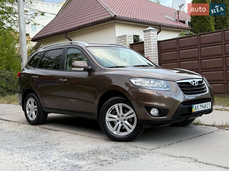 Позашляховик / Кросовер Hyundai Santa FE 2011 в Харкові