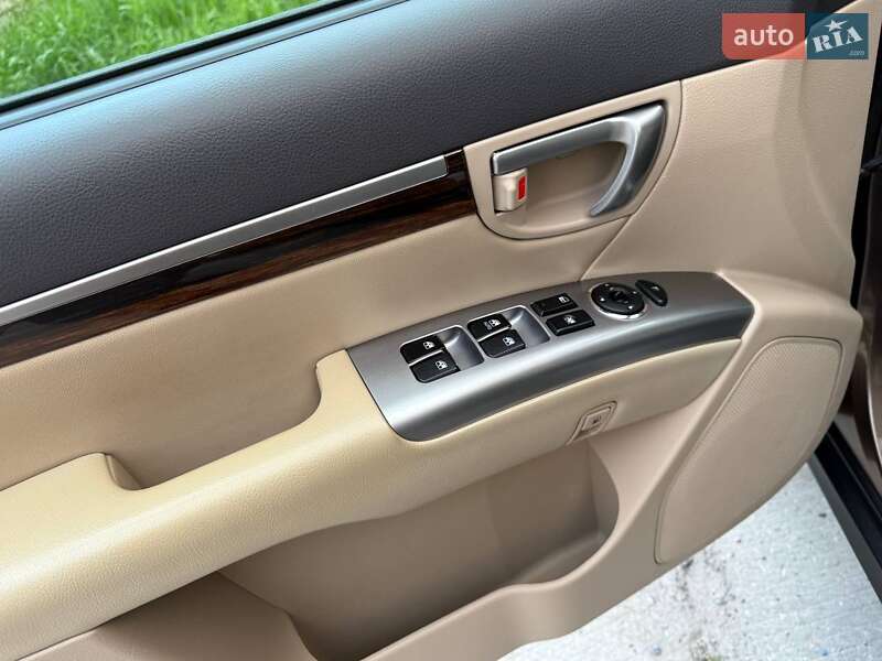 Позашляховик / Кросовер Hyundai Santa FE 2011 в Харкові