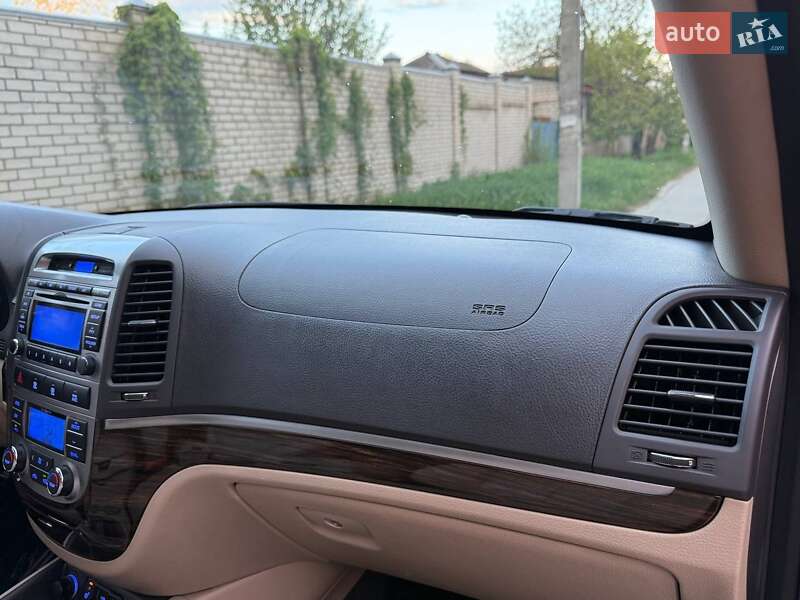 Позашляховик / Кросовер Hyundai Santa FE 2011 в Харкові