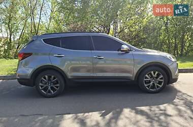 Внедорожник / Кроссовер Hyundai Santa FE 2016 в 