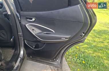 Внедорожник / Кроссовер Hyundai Santa FE 2016 в 