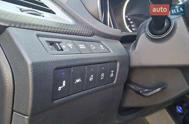 Внедорожник / Кроссовер Hyundai Santa FE 2016 в 