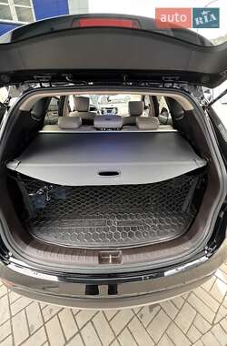 Позашляховик / Кросовер Hyundai Santa FE 2013 в 