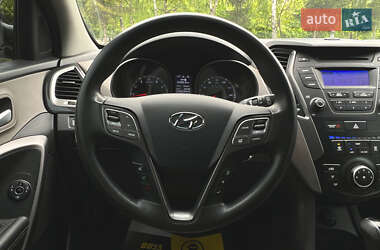 Внедорожник / Кроссовер Hyundai Santa FE 2015 в 